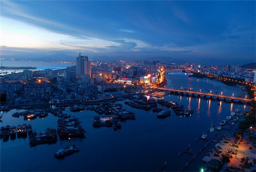 芹菜炒杨柳丝怎么炒（芹菜炒牛柳的家常做法窍门）